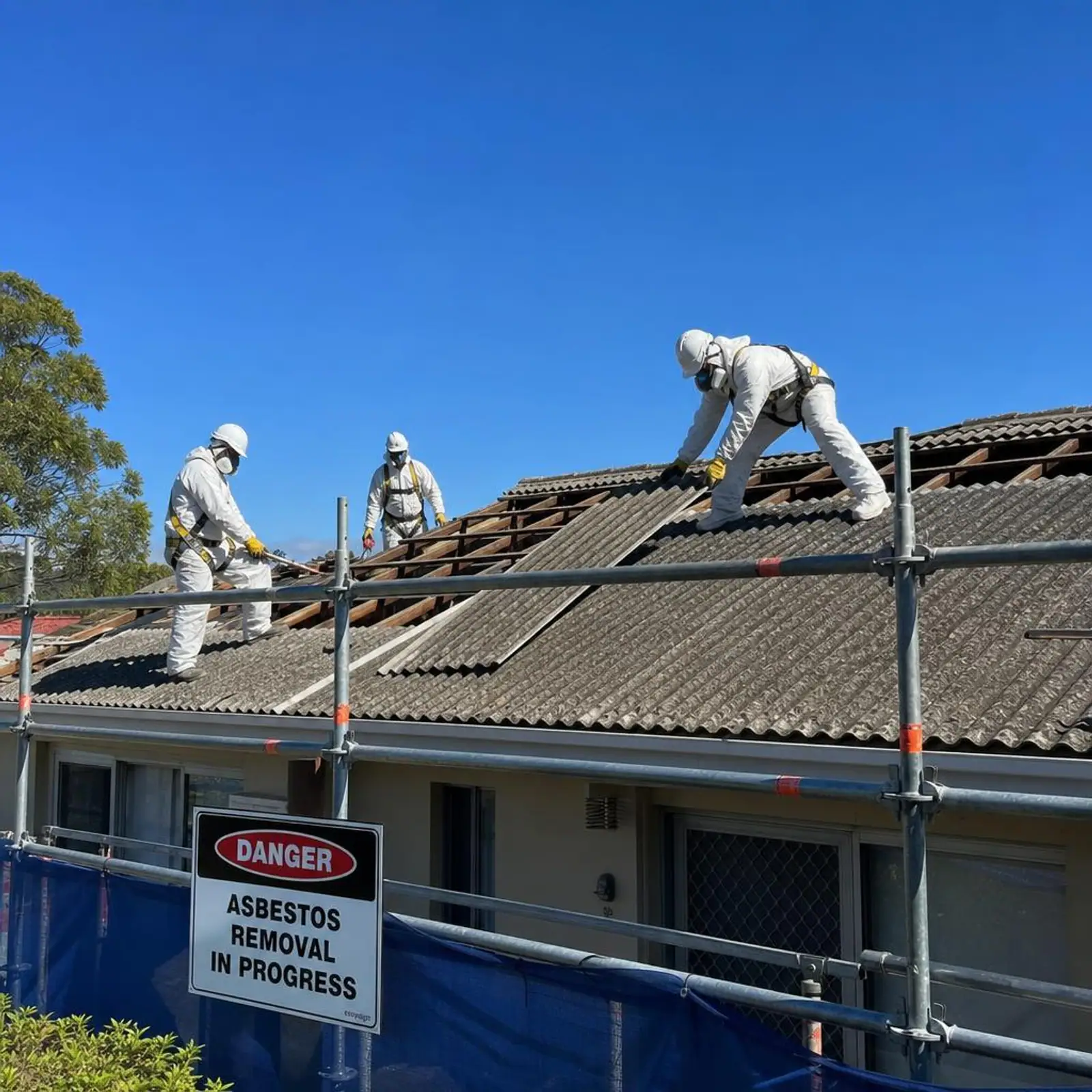 Asbestos roof sheeting removal on a Perth home
